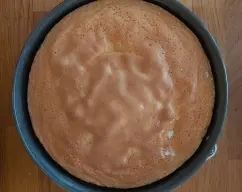 Step <p>Para hacer la guarnición seguimos los pasos que aparecen en la foto principal. </p><p>1.Hacemos la mezcla para el relleno de bizcocho con los pasos citados.</p> illustration