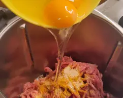 Step <h4>Agregar los dos huevos </h4> illustration