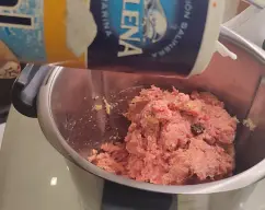 Step <h4>Y por último agregar sal, pimienta y comino al gusto </h4> illustration