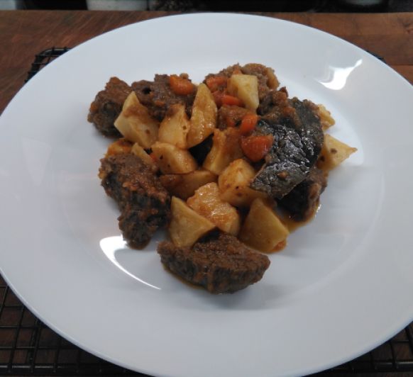 Carne con papas y zanahoria