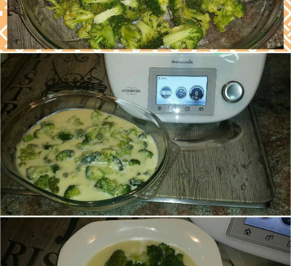 Brócoli al vapor sobre crema de puerros al aroma de berberechos